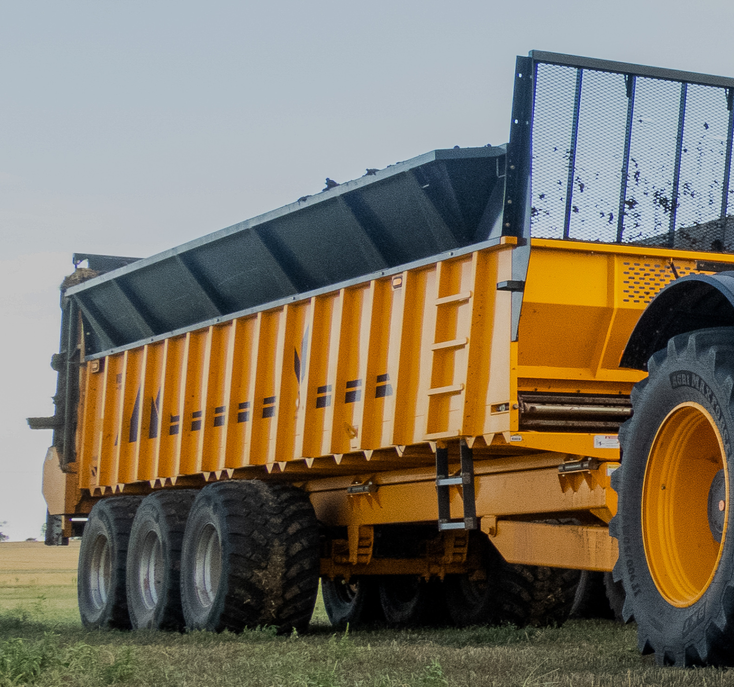  Сделано в BKT: Ridemax FL 693 M - шина для сельскохозяйственных прицепов, автоцистерн и разбрасывателей